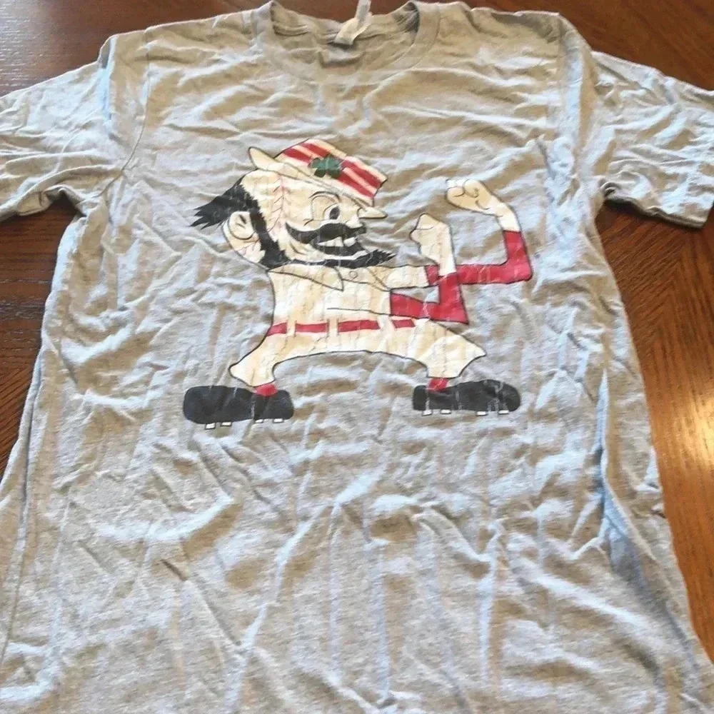 Cincinnati Reds Leprechaun Tee Shirt - Picture 3 of 6